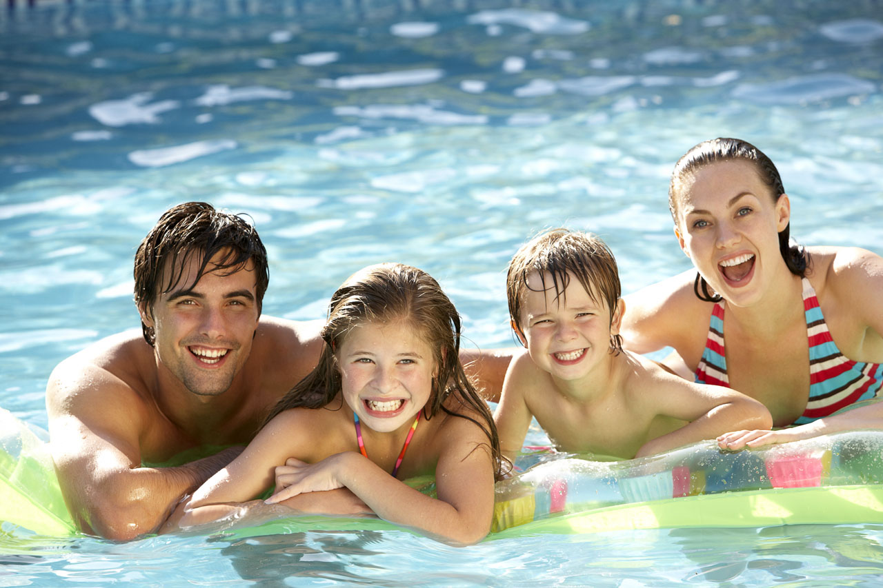 Familienspaß im Hallenbad